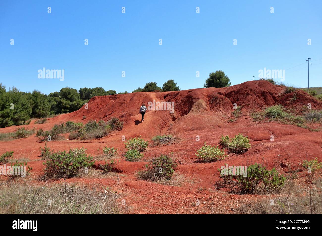 Otranto - Tutista lungo il sentiero della cava di bauxite Foto Stock