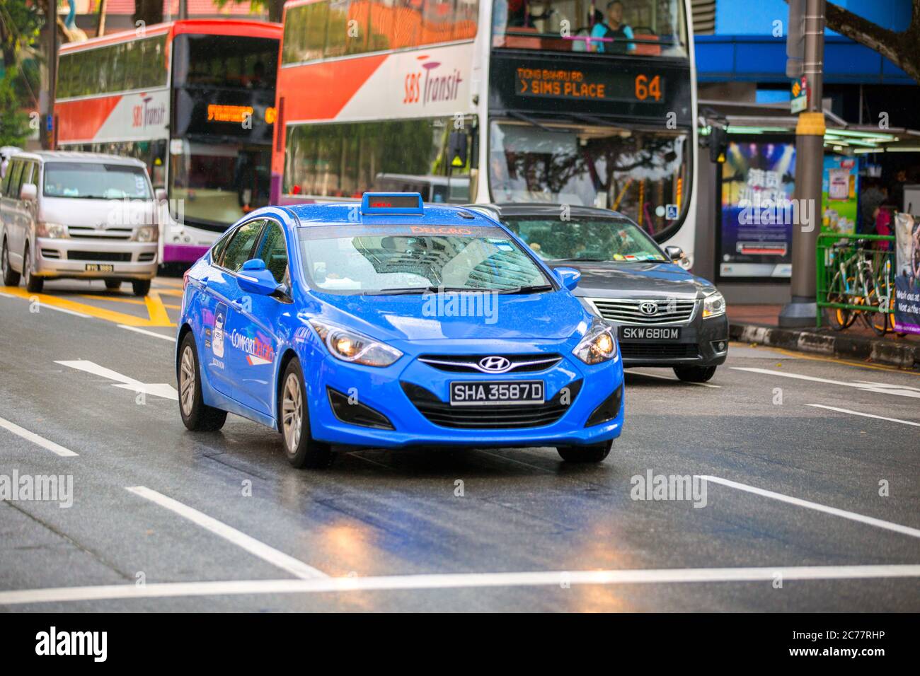 lavoratori migranti in little india street singapore, singapore, little india singapore, colorata little india, migranti indiani singapore, dipinti murali Foto Stock
