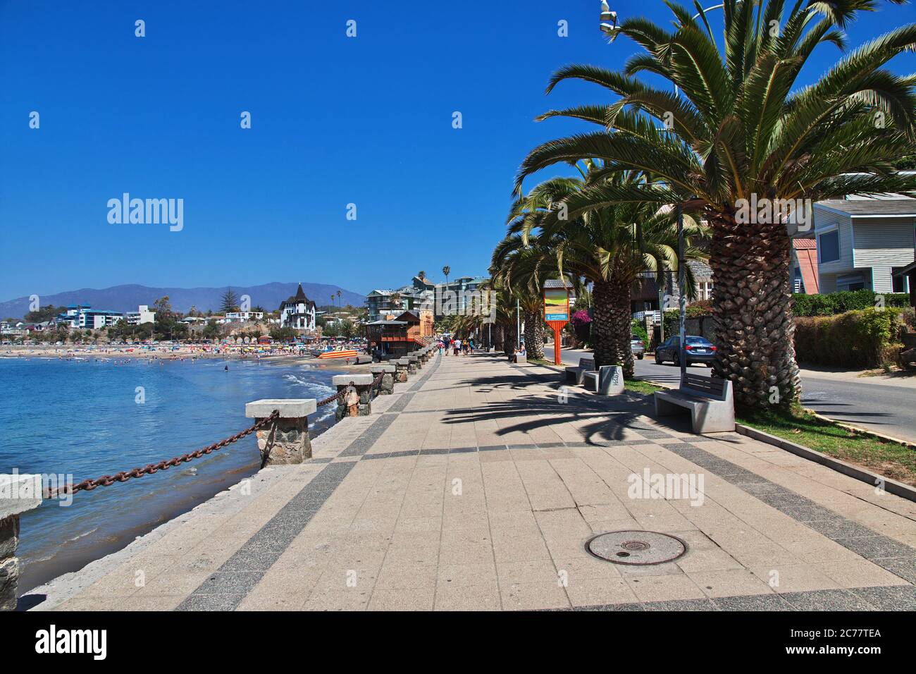 La passeggiata nel villaggio di Papudo, costa del Pacifico, Cile Foto Stock