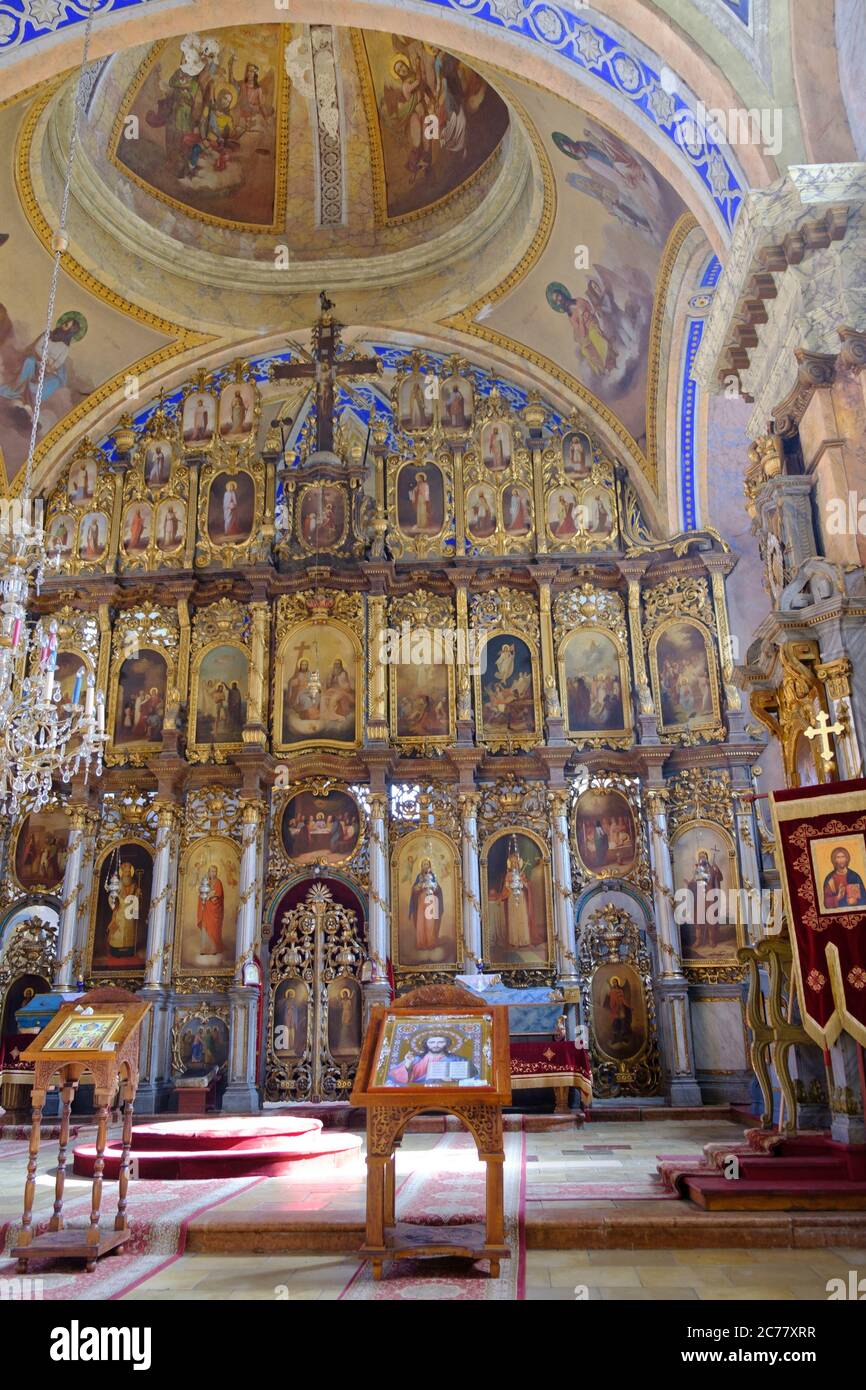 Fruska Gora / Serbia - 24 marzo 2019: Iconostasi nel monastero di Vrdnik-Ravanica, monastero ortodosso serbo sul monte Fruska Gora Foto Stock