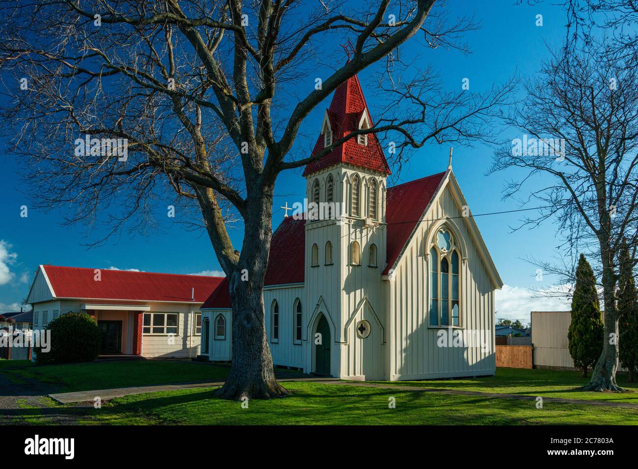 Tipica chiesa neozelandese dei primi del XX secolo. Qui Chiesa Anglicana di San Tommaso, a Sanson. Foto Stock