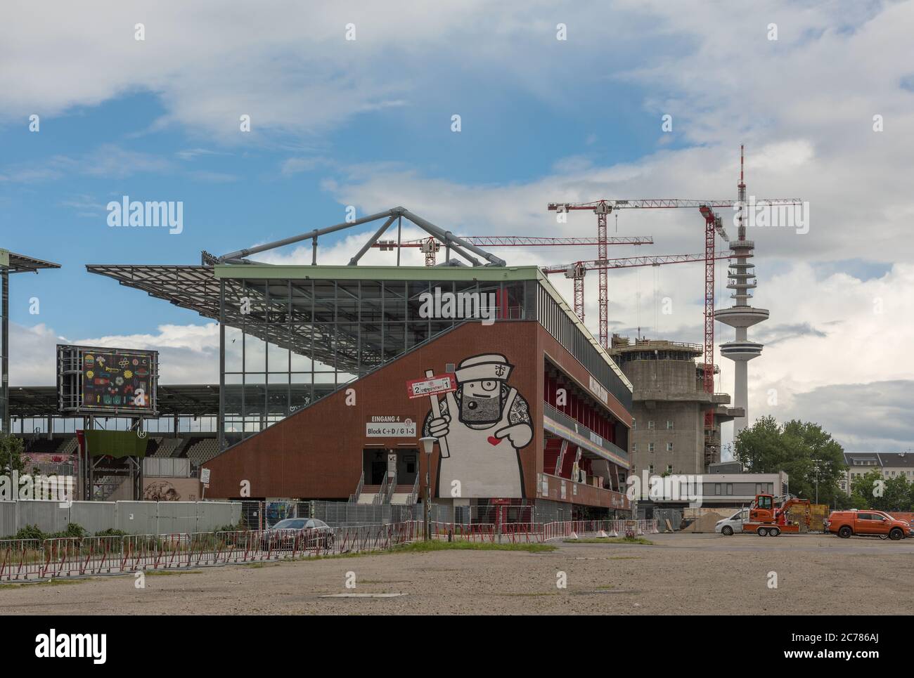 Lo stadio Millerntor e il Feldstraßenbunker, St. Pauli, Amburgo, Germania Foto Stock