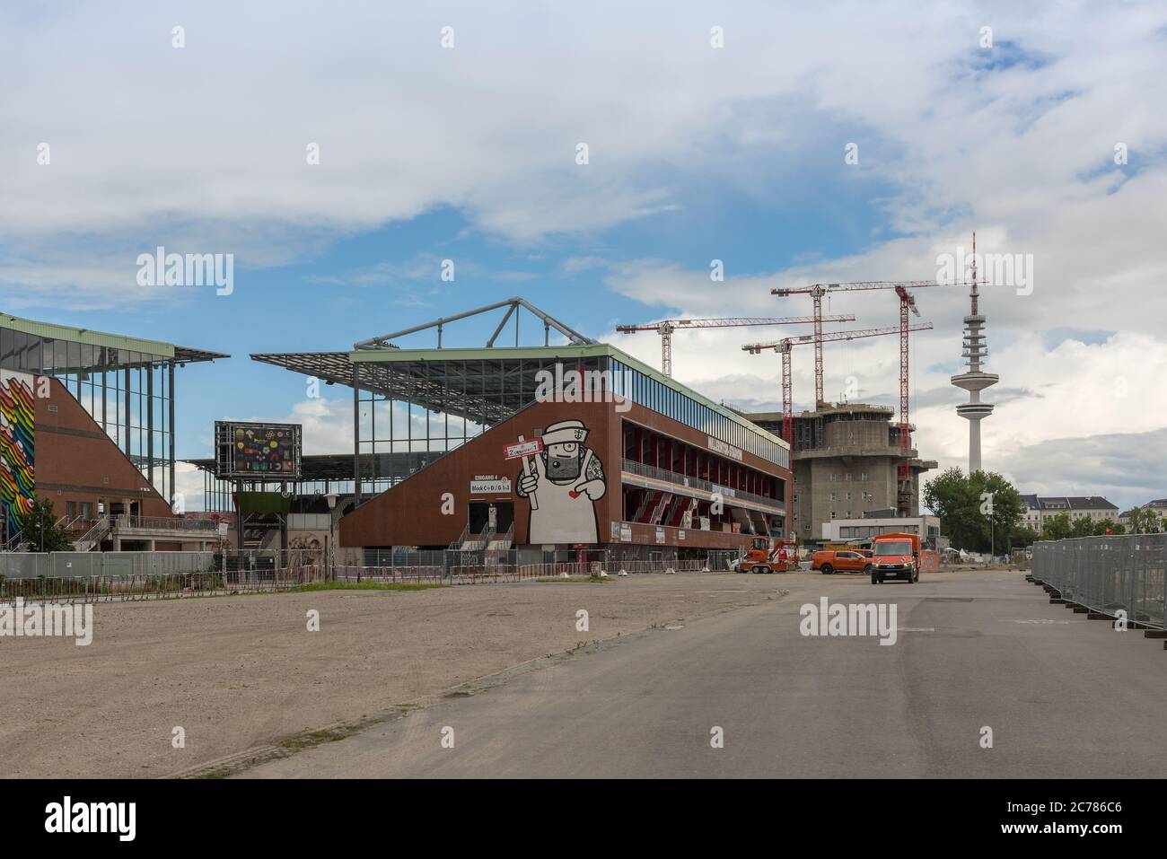 Lo stadio Millerntor e il Feldstraßenbunker, St. Pauli, Amburgo, Germania Foto Stock
