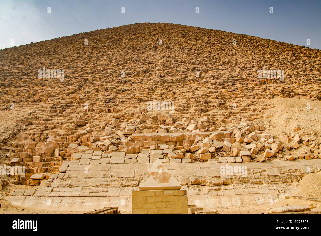 Piramide rosa - la piramide settentrionale del faraone Snofru a Dakhshur, XXVI secolo a.C. Foto Stock
