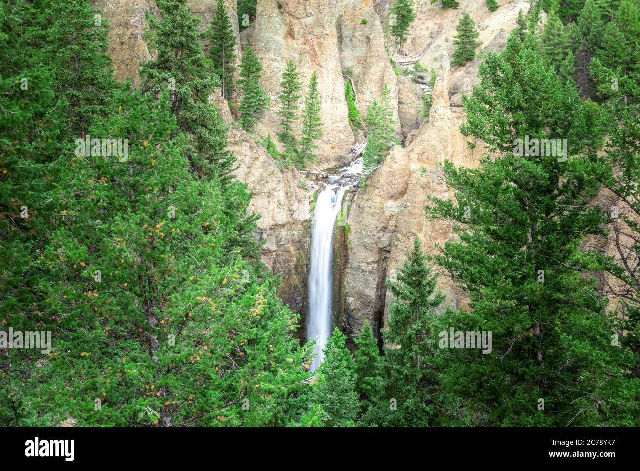 Tower Falls lunga esposizione nel Parco Nazionale di Yellowstone, Stati Uniti Foto Stock