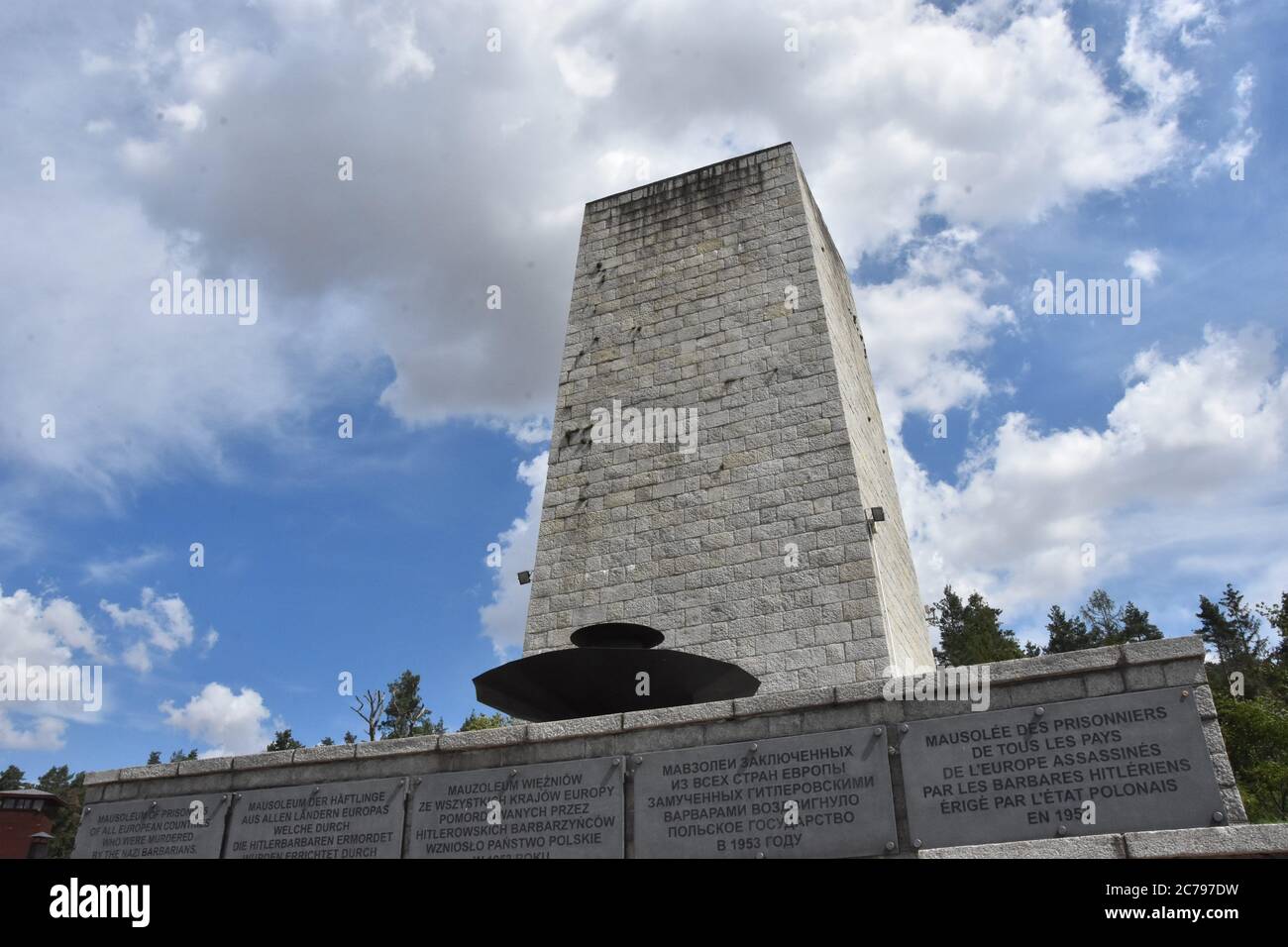 15 luglio 2020, Rogoznica, Dolny Slask, Polonia: Il campo di Gross-Rosen è stato istituito nell'agosto 1940 come ramo di KL Sachsenhausen, i cui prigionieri sono stati assegnati a lavorare nella cava di granito locale. Il primo trasporto arrivò il 2 agosto 1940. Il 1 maggio 1941, Arbeitslager Gross-Rosen ottenne lo status di campo di concentramento indipendente. Nei primi due anni di esistenza di KL, Gross-Rosen era un piccolo campo ancora focalizzato sul servizio di cava. Foto Stock