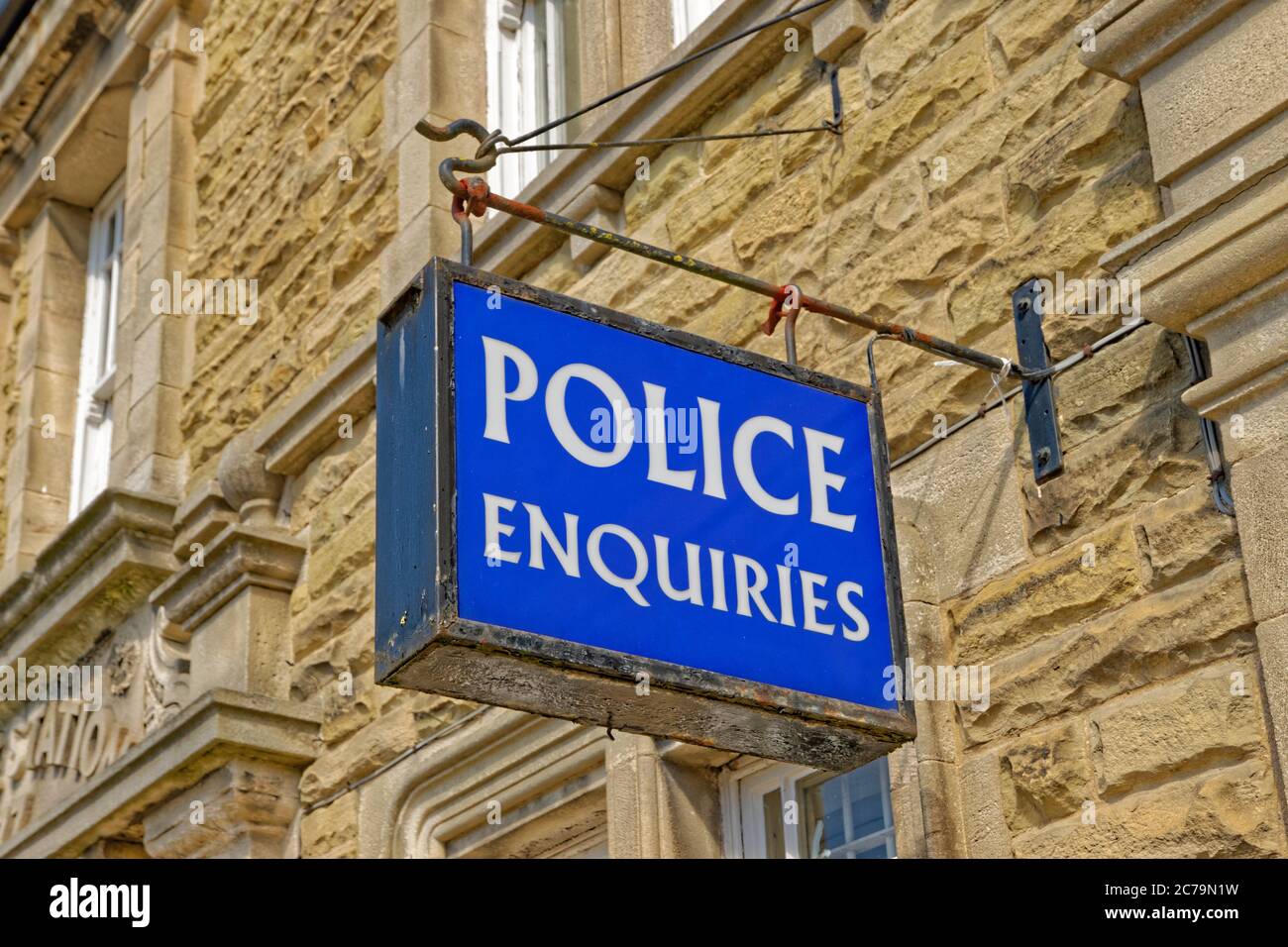 Cartello di richiesta della polizia inglese. Foto Stock