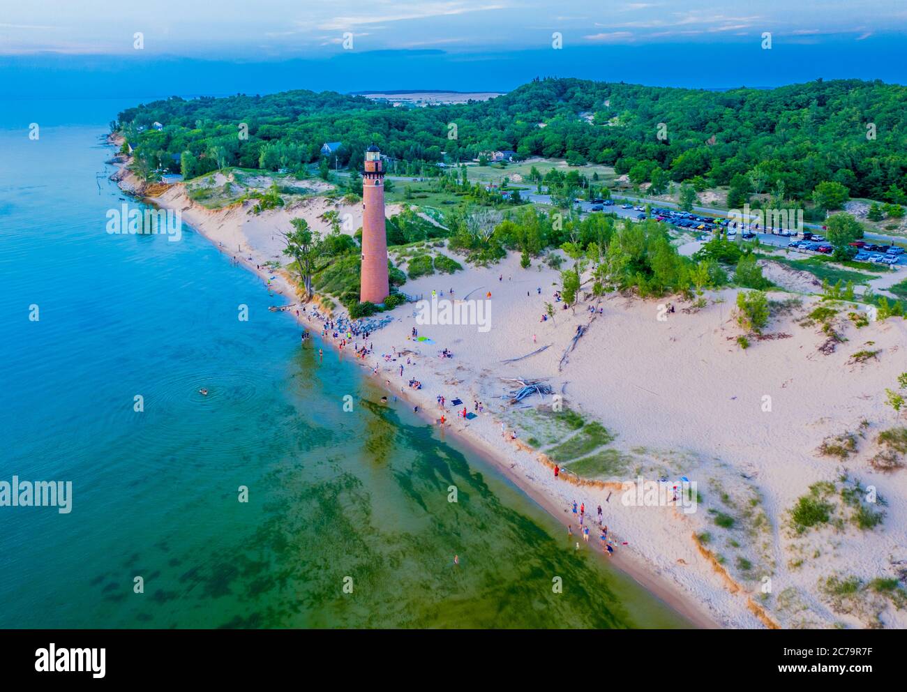 Vista aerea del faro di Little Sable Point, situato sul lago Michigan presso il Silver Lake state Park vicino a Mears, Michigan Foto Stock