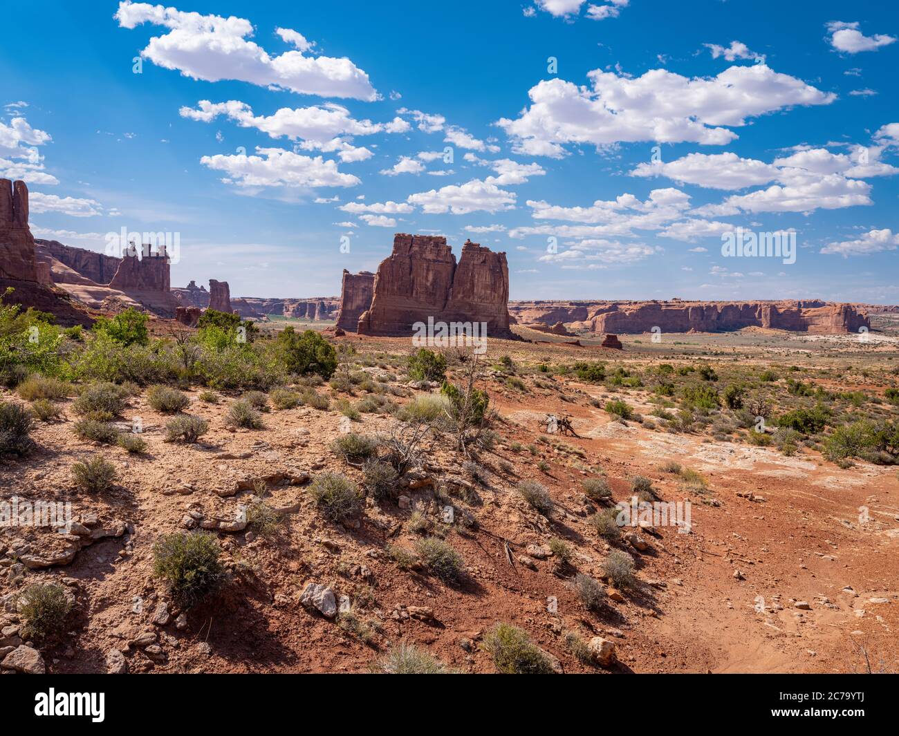 Courthouse Tower e The Three Gossips, Arches National Park, Utah USA Foto Stock
