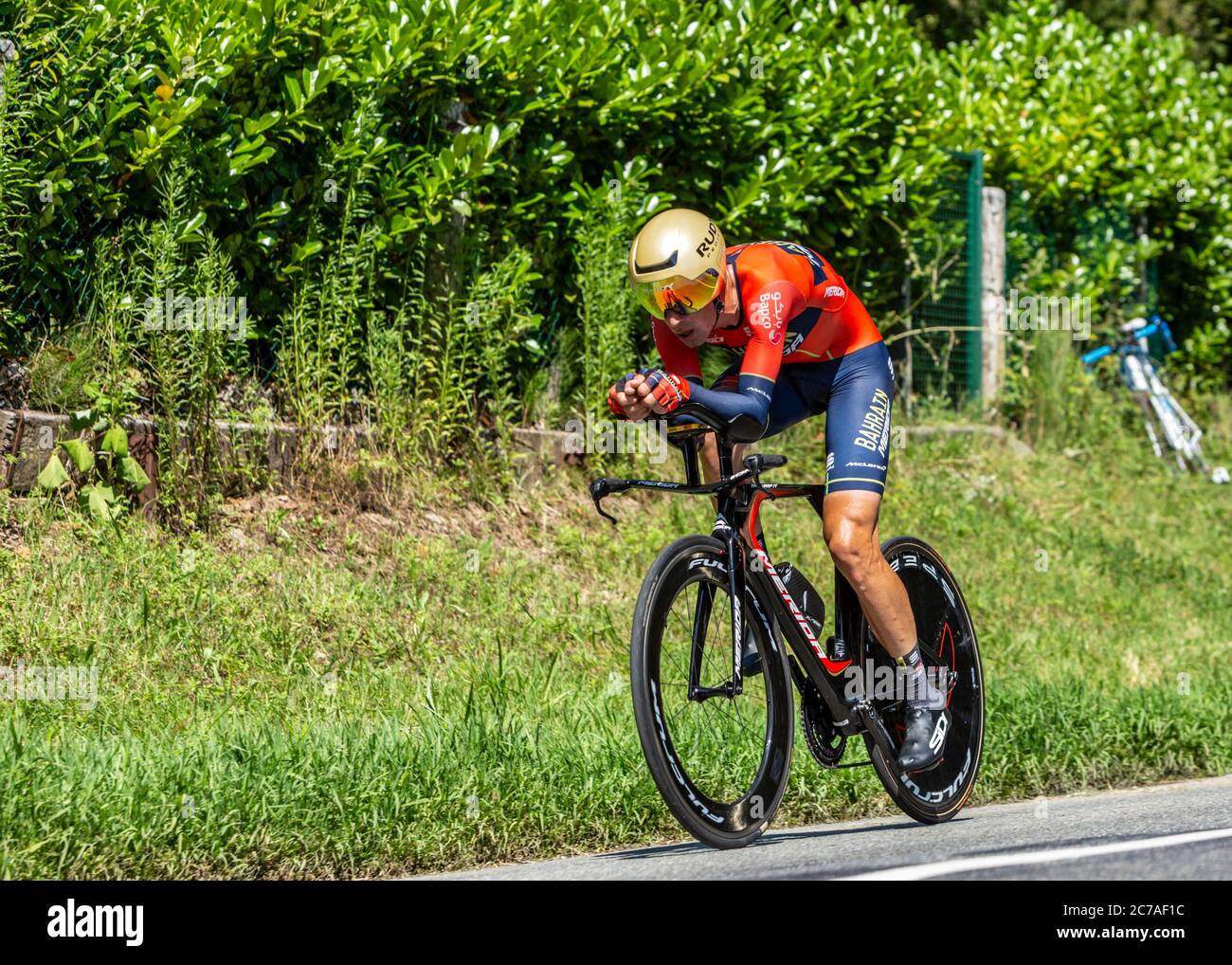 Bossarros, Francia - 19 luglio 2019: Il ciclista italiano Vincenzo Nibali del Team Bahrain-Merida in sella alla tappa 13, individuale, di le Tou Foto Stock