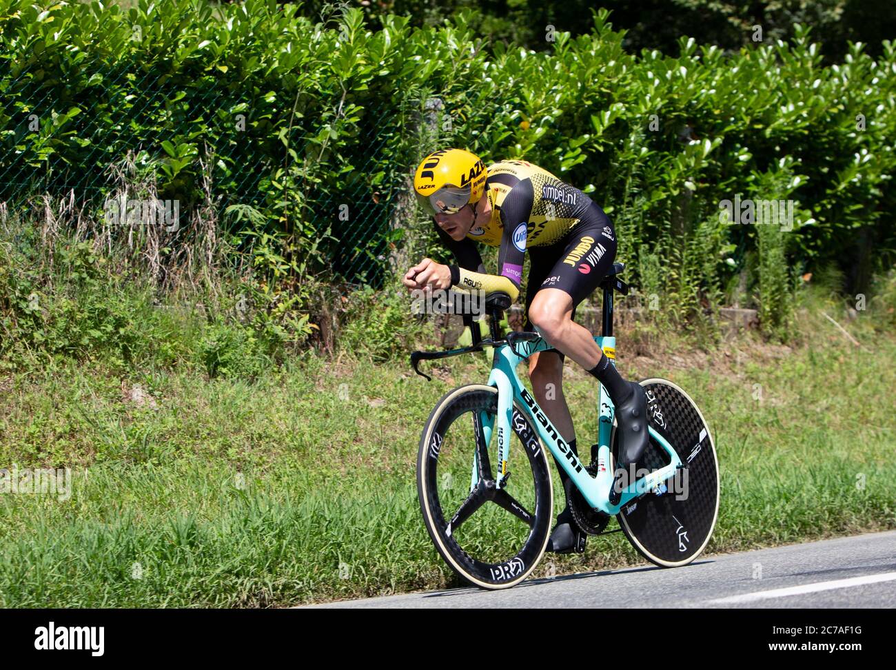 Bossarros, Francia - 19 luglio 2019: Il ciclista belga Laurens De Plus del Team Jumbo-Visma in sella alla tappa 13, prova individuale, di le Tour Foto Stock