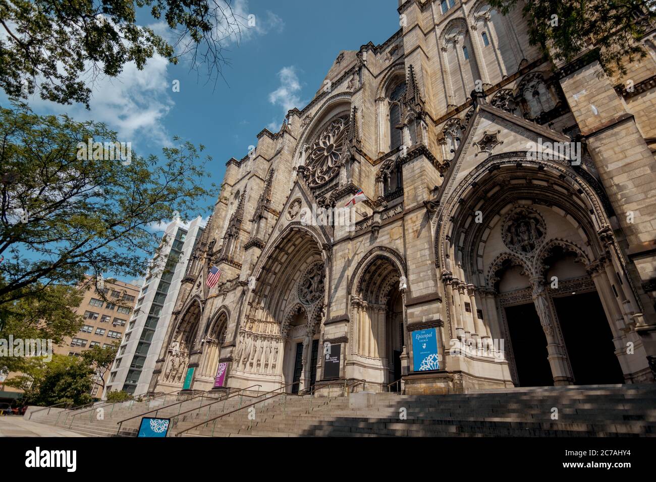 New York, NY, USA - 21 luglio 2019: La Chiesa Cattedrale di San Giovanni il Divino Foto Stock