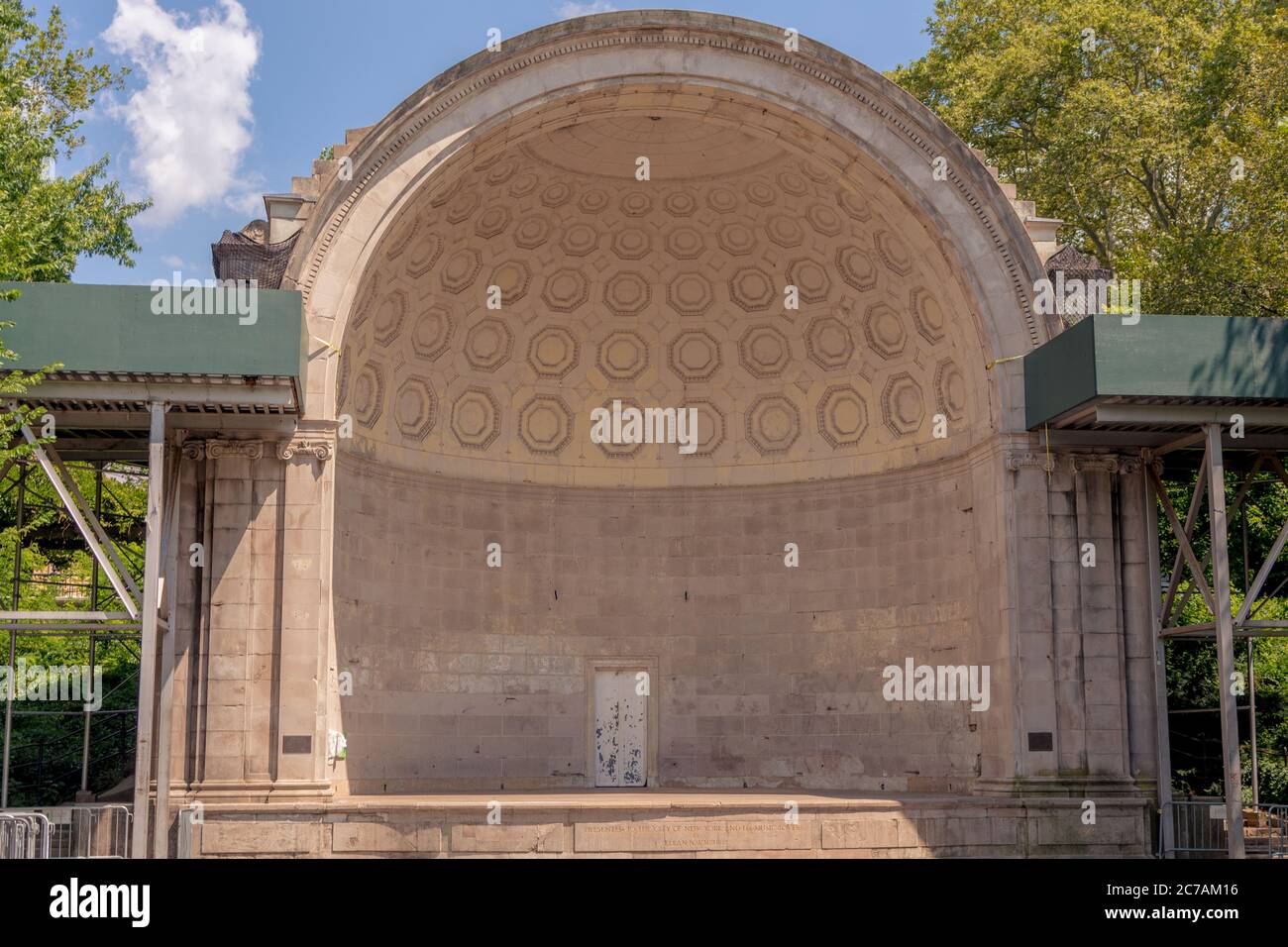 New York, NY / USA - 24 luglio 2019: Naumburg Bandshell in Central Park Foto Stock