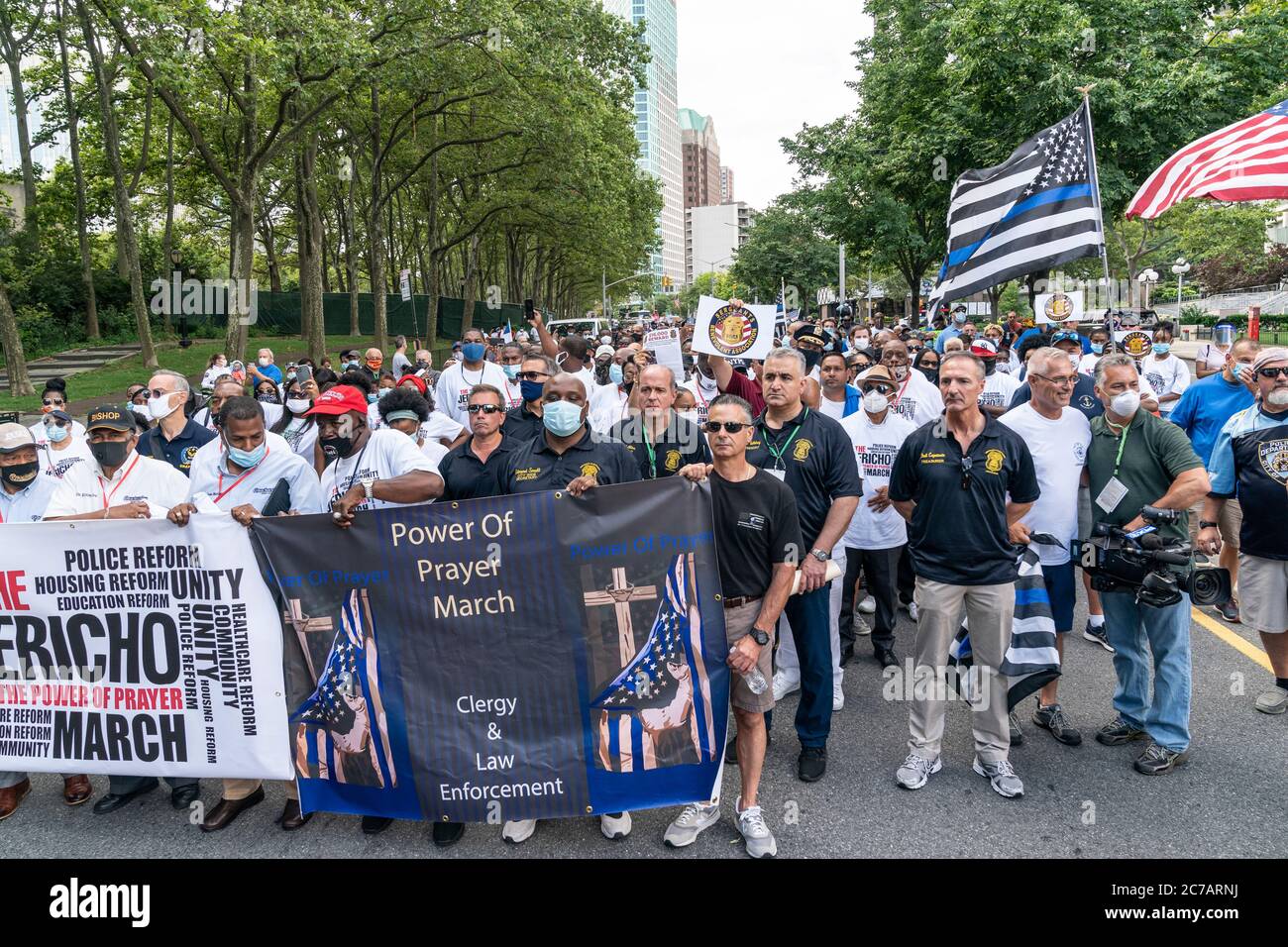 New York, NY - 15 luglio 2020: La gente si riunisce per il raduno del potere di preghiera di Jericho e marcia contro la violenza delle armi a Cadman Plaza Foto Stock