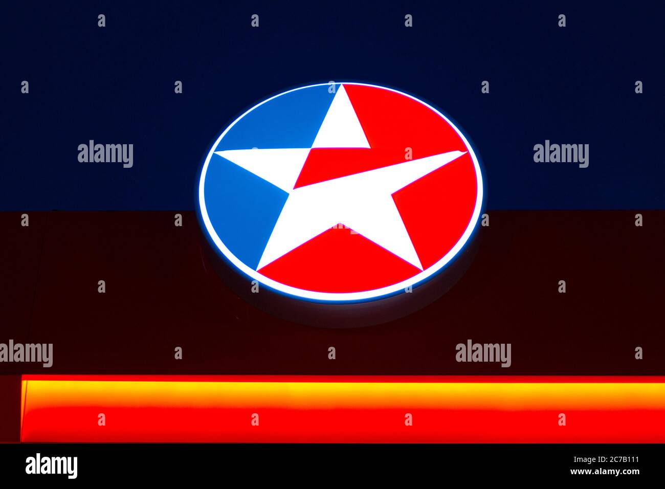 BANGKOK THAILANDIA :- 15 LUGLIO 2020 : LOGO CALTEX OIL Station, rifornimento stazioni servizio di rifornimento per Auto Pronto per il servizio 24 ore Foto Stock