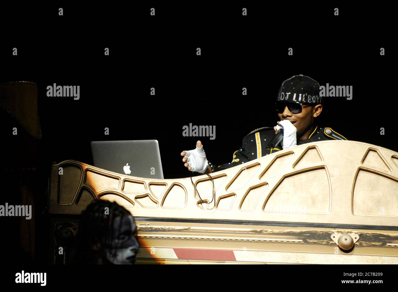 DJ Lill' Boy suona all'anfiteatro Gibson di Los Angeles. Credito: Jared Milgrim/l'accesso fotografico Foto Stock