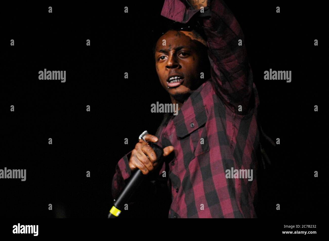 Il rapper Lill' Wayne suona all'anfiteatro Gibson di Los Angeles. Credito: Jared Milgrim/l'accesso fotografico Foto Stock