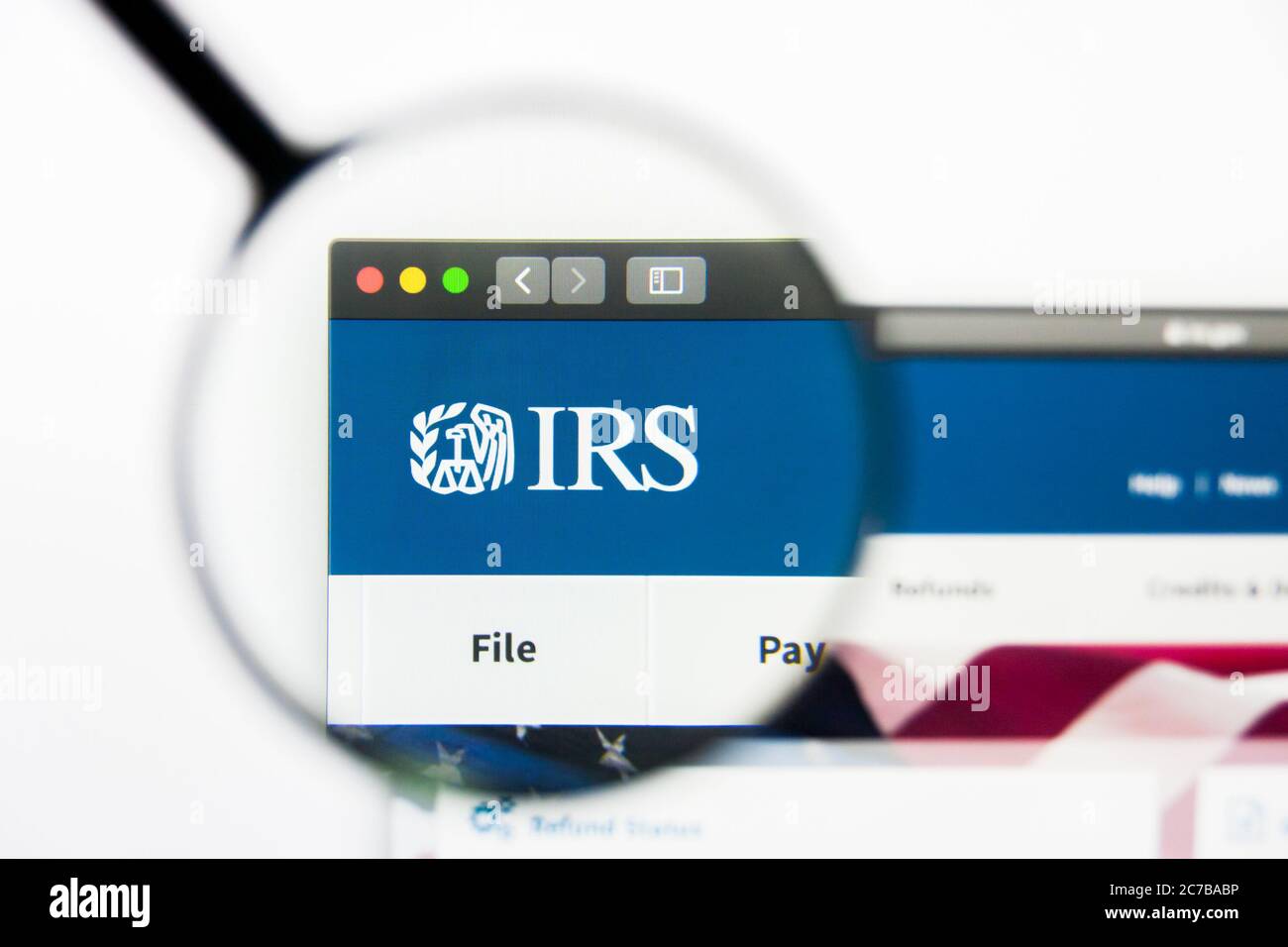 Los Angeles, California, USA - 23 Marzo 2019: Editoriale illustrativo della homepage del sito web del Servizio delle Entrate interne. Logo IRS visibile sullo schermo del display. Foto Stock