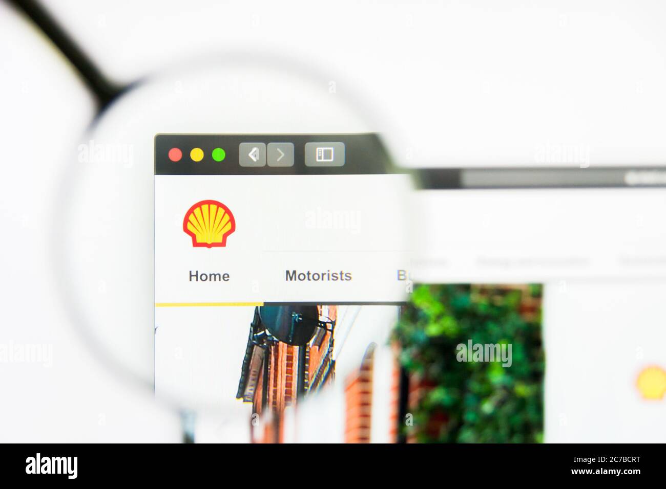 Los Angeles, California, USA - 25 Marzo 2019: Editoriale illustrativo della homepage del sito web della Royal Dutch Shell. Logo Royal Dutch Shell visibile in esposizione Foto Stock