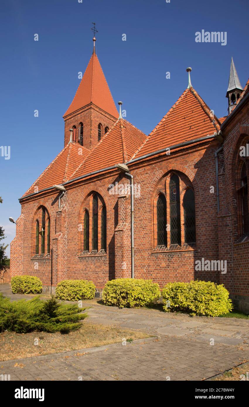 Chiesa parrocchiale Apostoli Szymon e Juda Tadeusz - Santuario di nostra Signora della gravidanza a Wabrzezno. Polonia Foto Stock