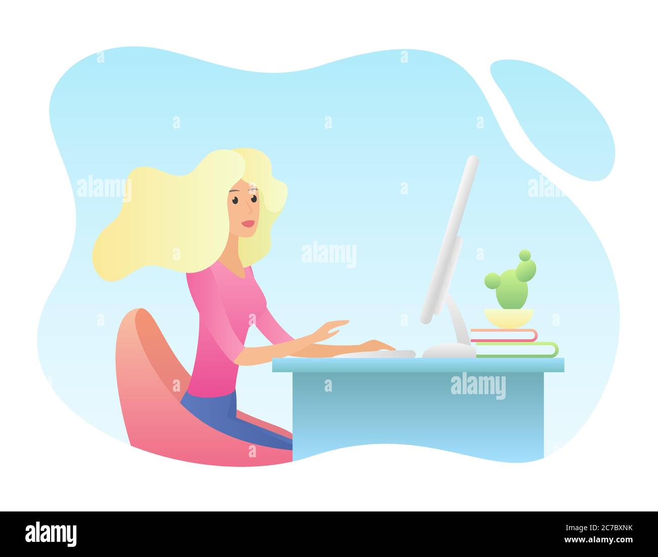 Bella giovane donna bionda alla scrivania sta lavorando al computer. Illustrazione vettoriale in stile piatto sfumato alla moda Illustrazione Vettoriale