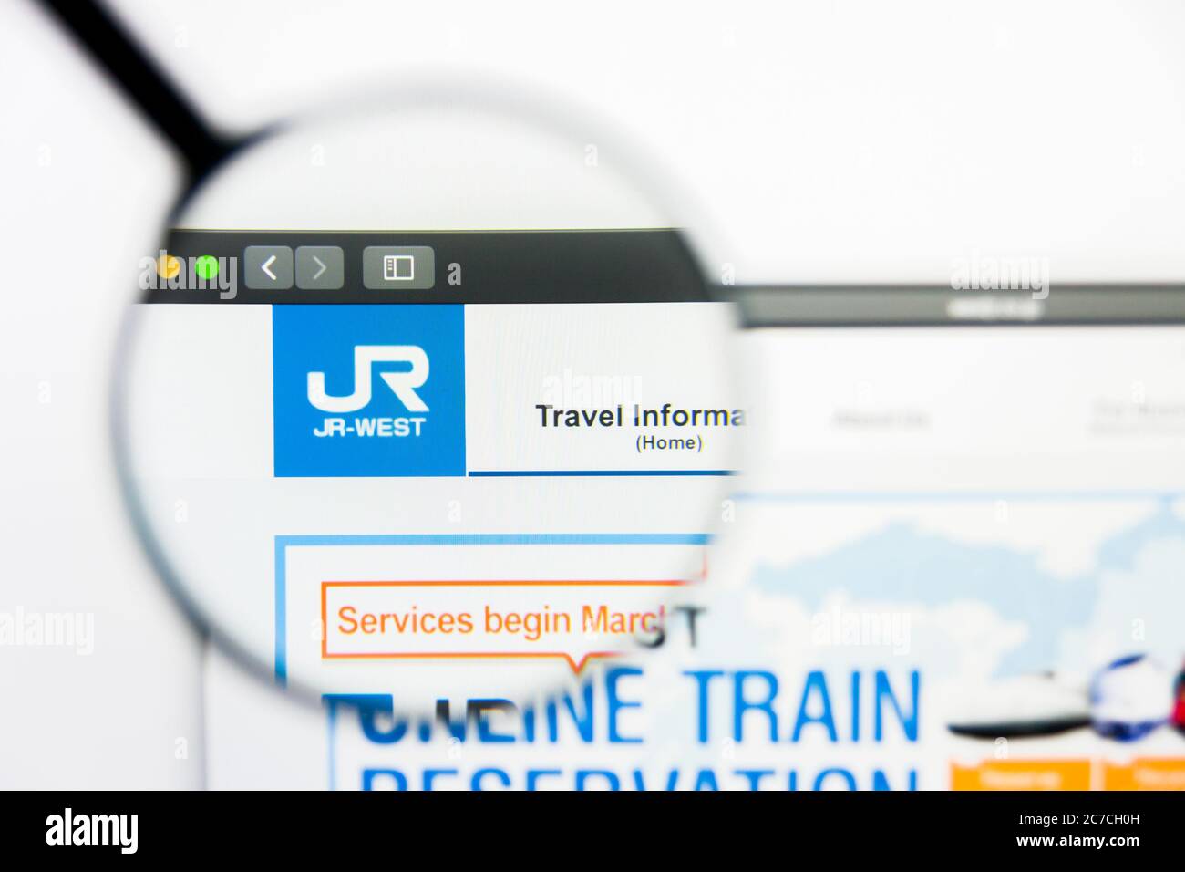 Los Angeles, California, USA - 25 Marzo 2019: Editoriale illustrativo della homepage del sito web delle ferrovie del Giappone Occidentale. Logo della ferrovia del Giappone occidentale visibile su Foto Stock