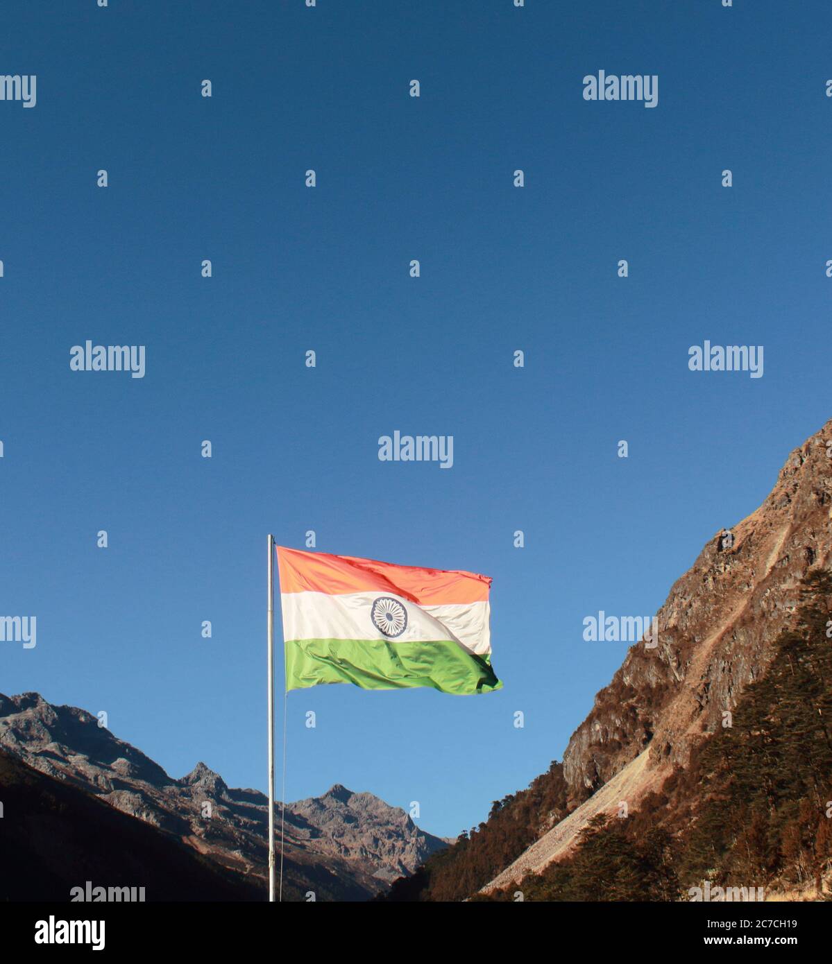 Festa della giornata dell'indipendenza indiana vicino al passo Bum la, vicino al confine con la cina (LAC) nel distretto di tawang, arunachal pradesh, india nord-orientale Foto Stock