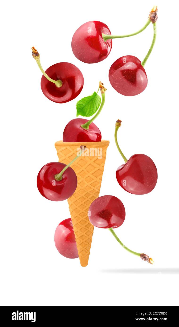 coni gelato con ingredienti che cadono in movimento Foto Stock