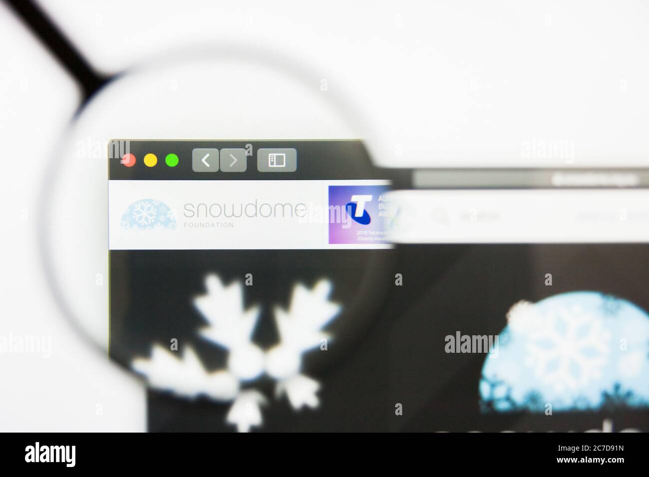 San Francisco, California, USA - 29 Marzo 2019: Editoriale illustrativo della homepage del sito della Snowdome Foundation. Logo SnowDome Foundation visibile su Foto Stock