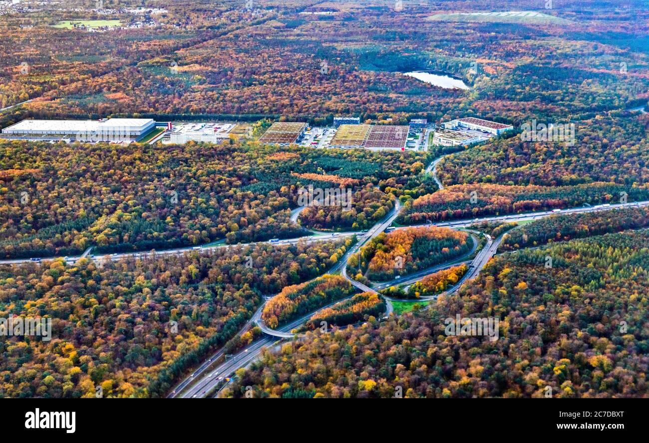 Vista aerea di uno svincolo autostradale vicino a Francoforte in Germania Foto Stock