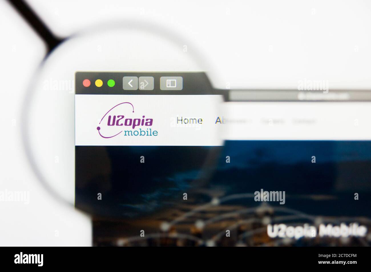 San Francisco, California, USA - 29 Marzo 2019: Editoriale illustrativo della homepage del sito web di U2opia Mobile. Logo U2opia Mobile visibile sullo schermo del display Foto Stock