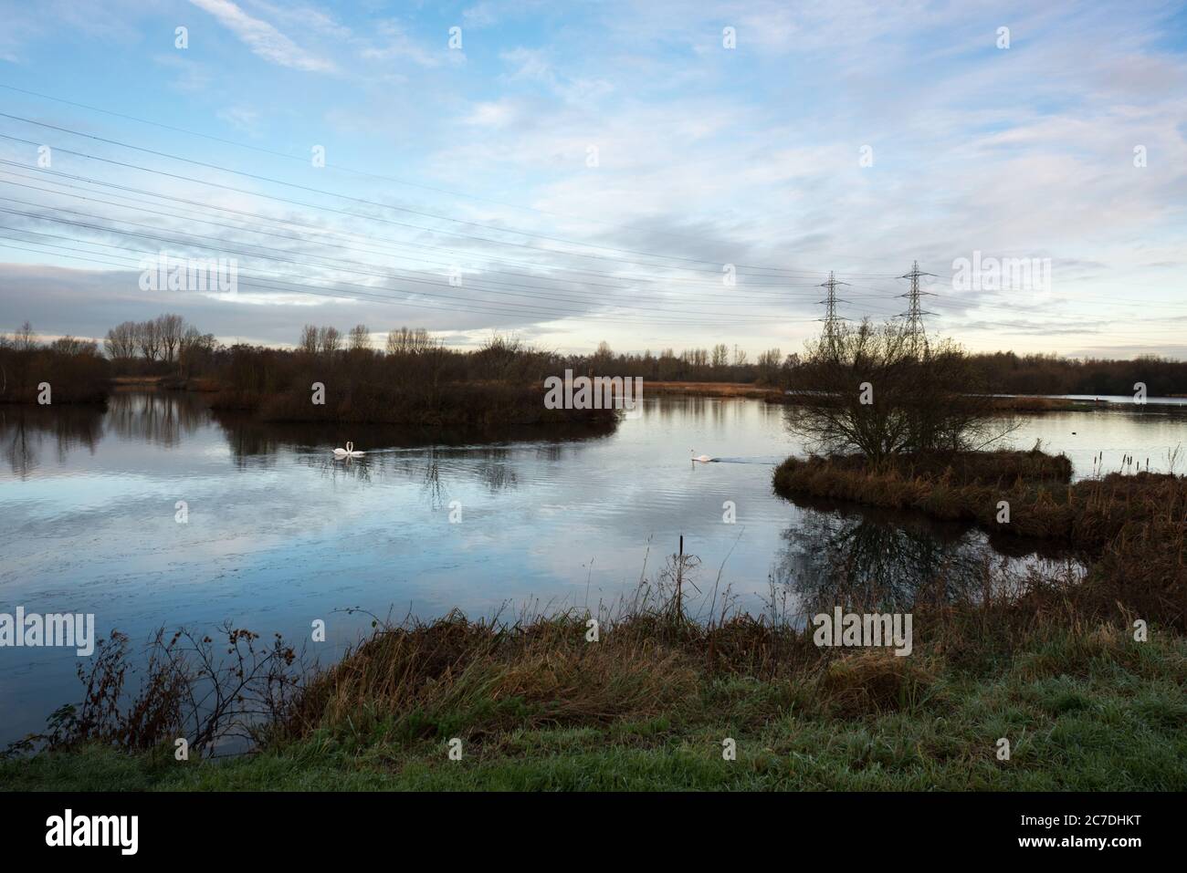 Lago Hooksmark nel Lee Valley Country Park, al confine tra Essex e Hertfordshire, Inghilterra, Regno Unito Foto Stock