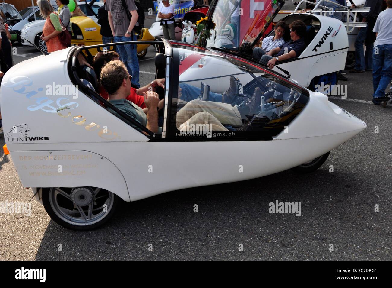 Buono per il clima e l'ambiente: Guidare con una e-Car sostenibile a Zürich-City e ottenere l'energia da 'EKZ' al 'Moblility-Day' Foto Stock