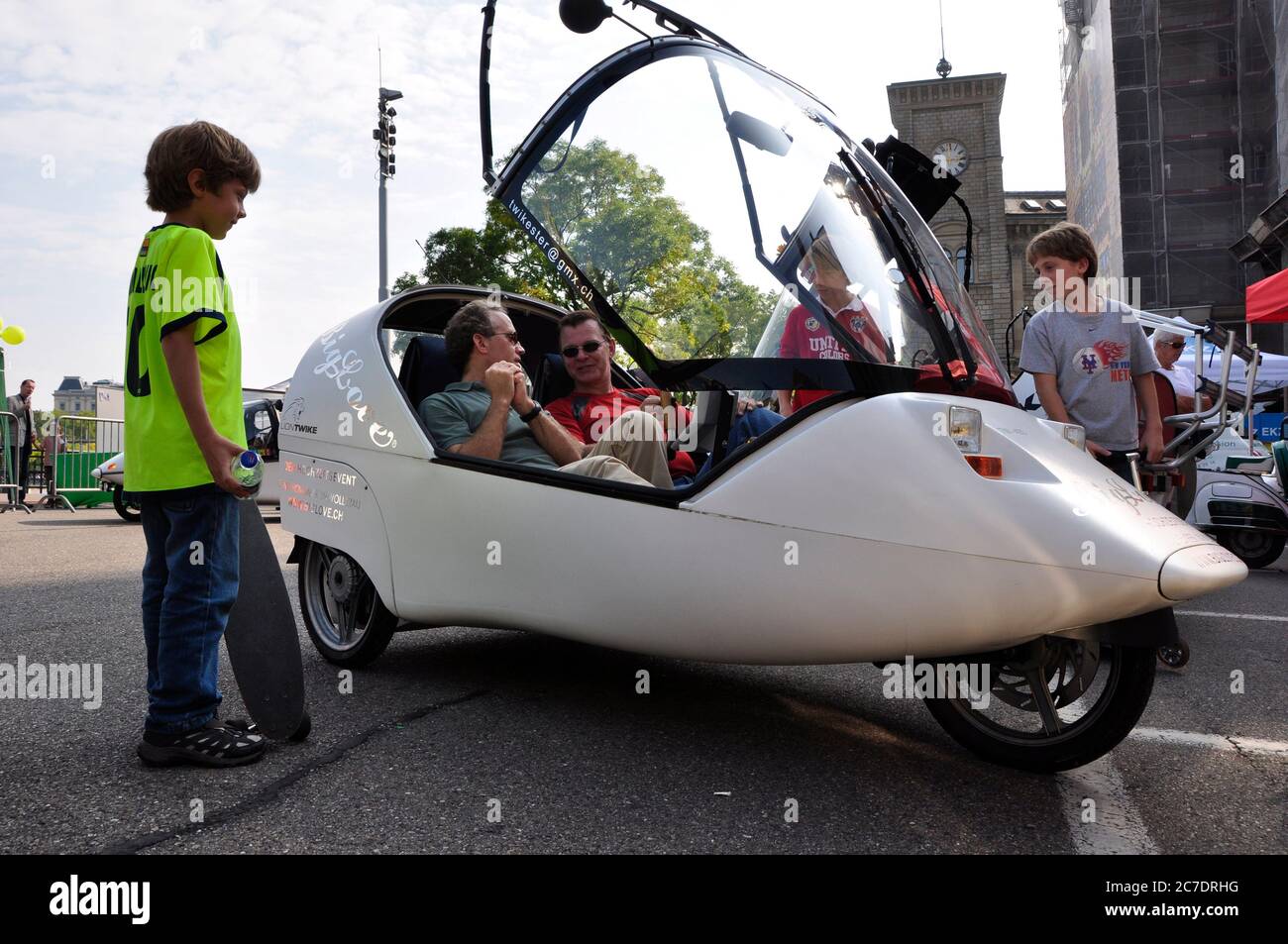 Buono per il clima e l'ambiente: Guidare con una e-Car sostenibile a Zürich-City e ottenere l'energia da 'EKZ' al 'Moblility-Day' Foto Stock