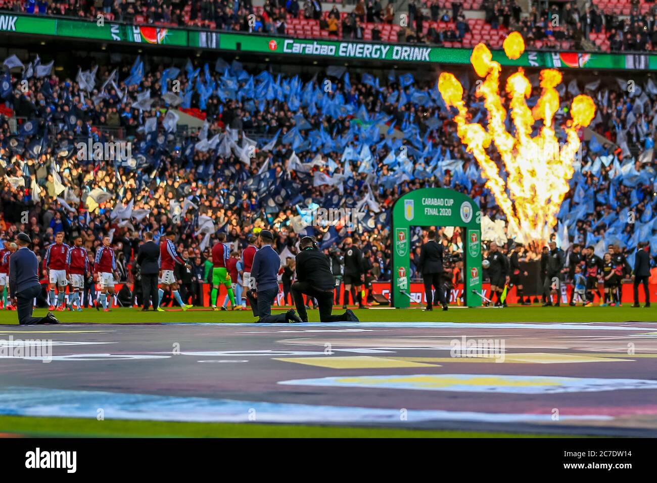 1 marzo 2020, Wembley Stadium, Londra, Inghilterra; Carabao Cup Final, Aston Villa contro Manchester City : i giocatori si portano in campo Foto Stock