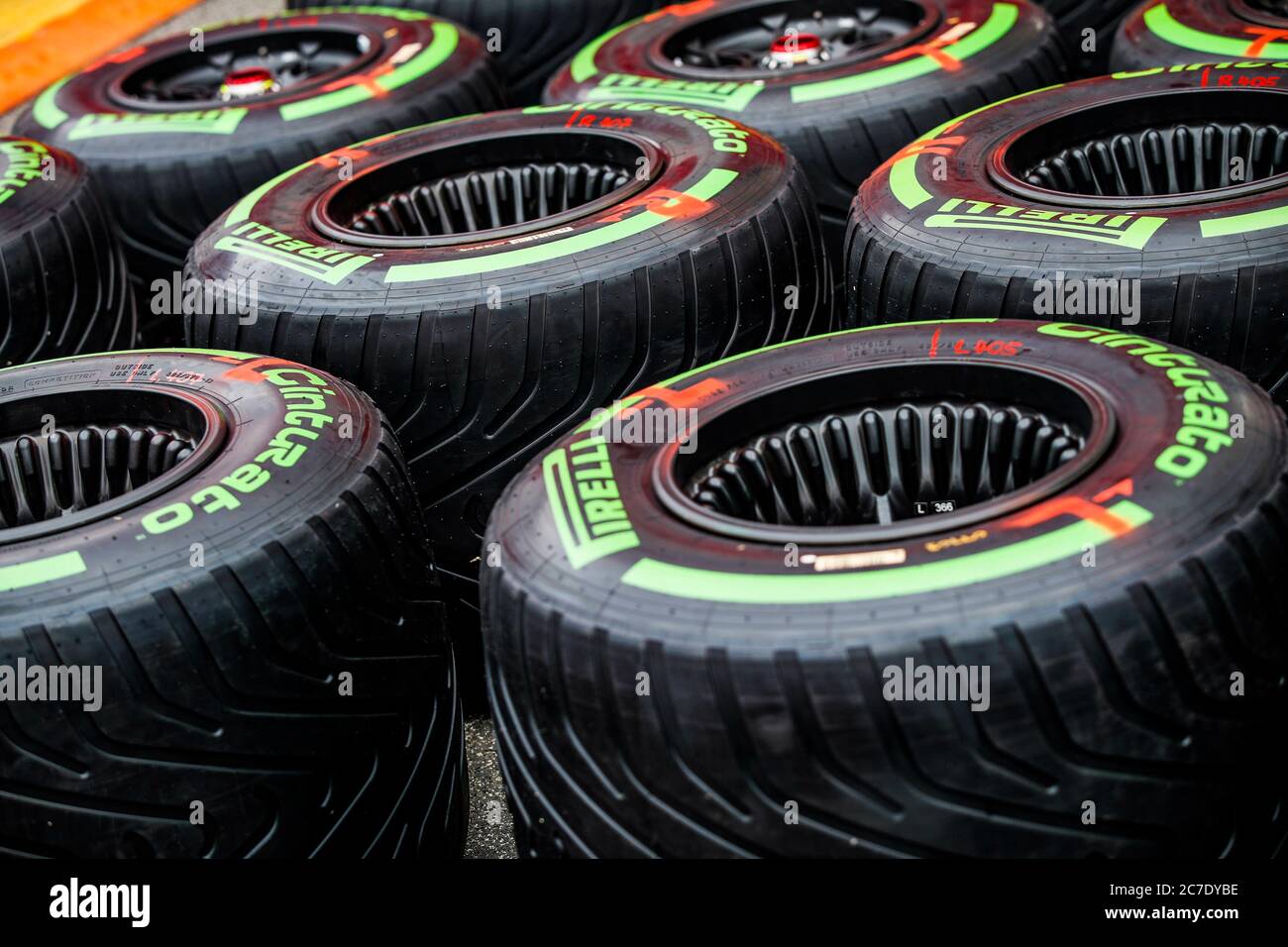 Hungaroring, Budapest, Ungheria. 16 luglio 2020. Gran Premio di Ungheria di F1, arrivo piloti e giornata di ispezione in pista; Pirelli Tyres Credit: Action Plus Sports/Alamy Live News Foto Stock