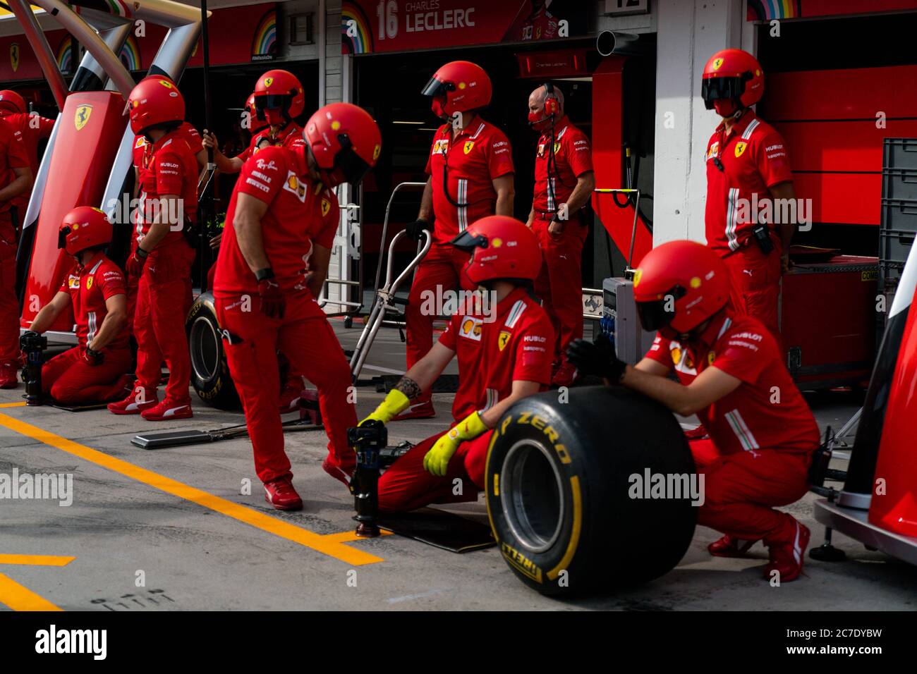 Hungaroring, Budapest, Ungheria. 16 luglio 2020. Gran Premio di Ungheria di F1, arrivo piloti e giornata di ispezione in pista; meccanico della Scuderia Ferrari Mission Winnow Credit: Action Plus Sports/Alamy Live News Foto Stock