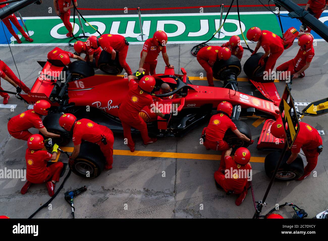 Hungaroring, Budapest, Ungheria. 16 luglio 2020. Gran Premio di Ungheria di F1, arrivo piloti e giornata di ispezione in pista; meccanico della Scuderia Ferrari Mission Winnow Credit: Action Plus Sports/Alamy Live News Foto Stock
