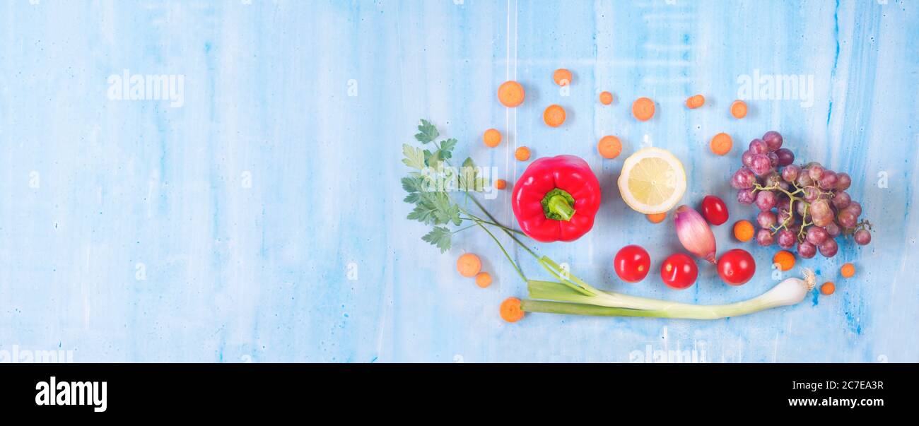 cibo sano, verdure, piatto, buona copia spazio Foto Stock