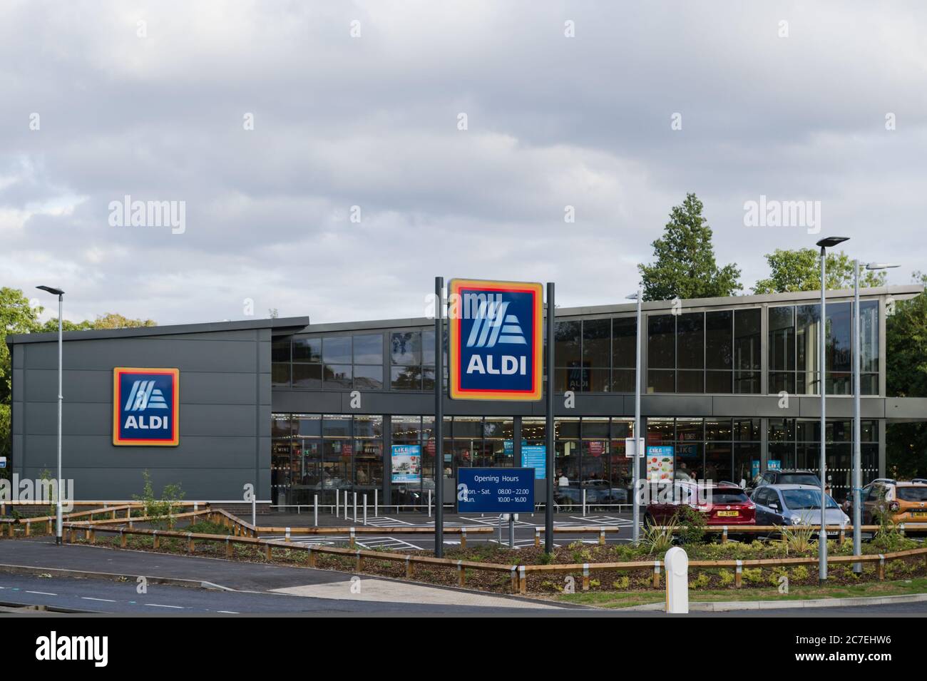 Aldi supermercato a Hertford, Regno Unito. Il negozio è stato aperto il 16 luglio 2020. Foto Stock