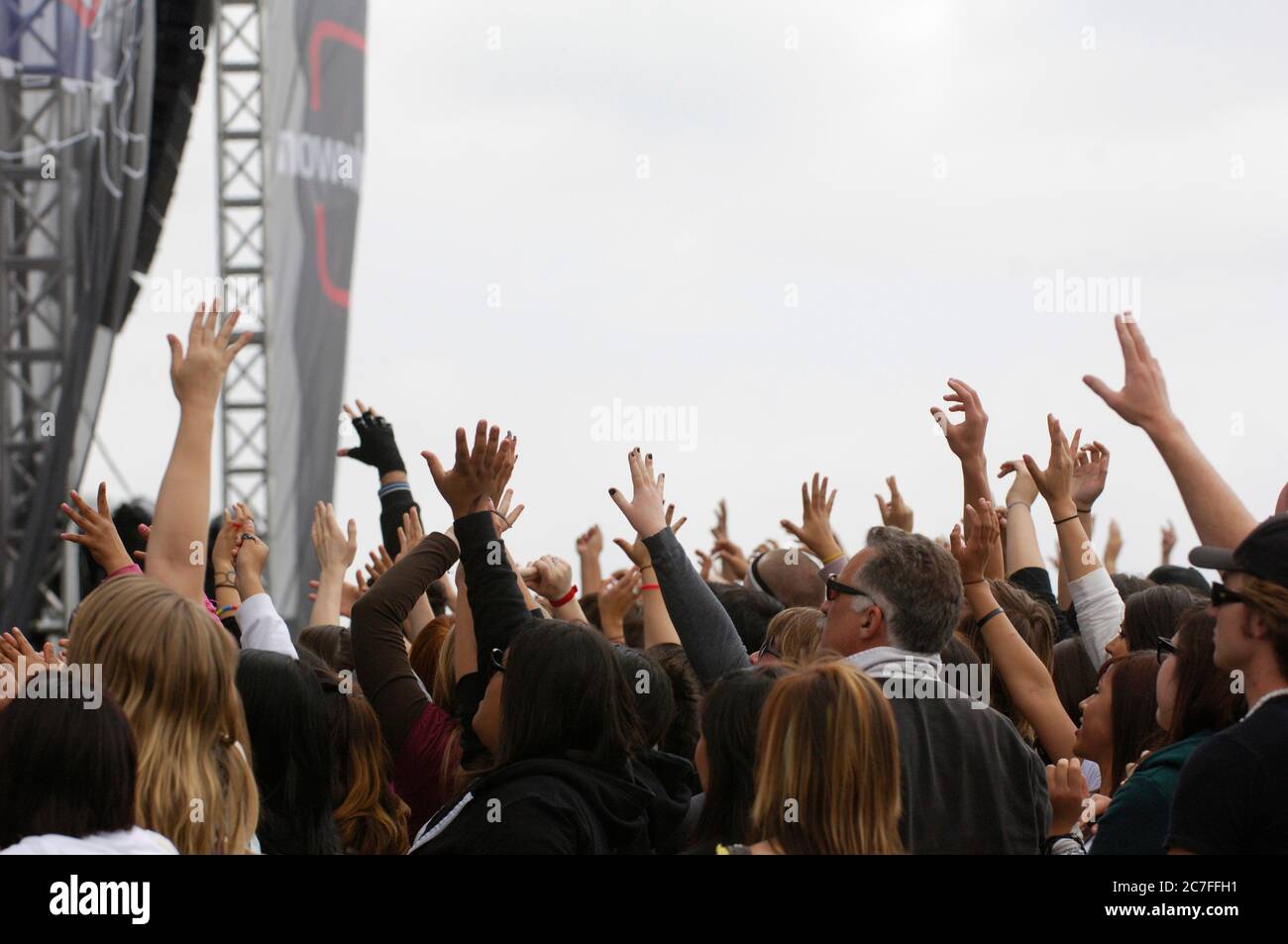 Folla al bamboozle sinistra al Verizon Wireless Amphitheatre a Irvine. Credito: Jared Milgrim/l'accesso fotografico Foto Stock