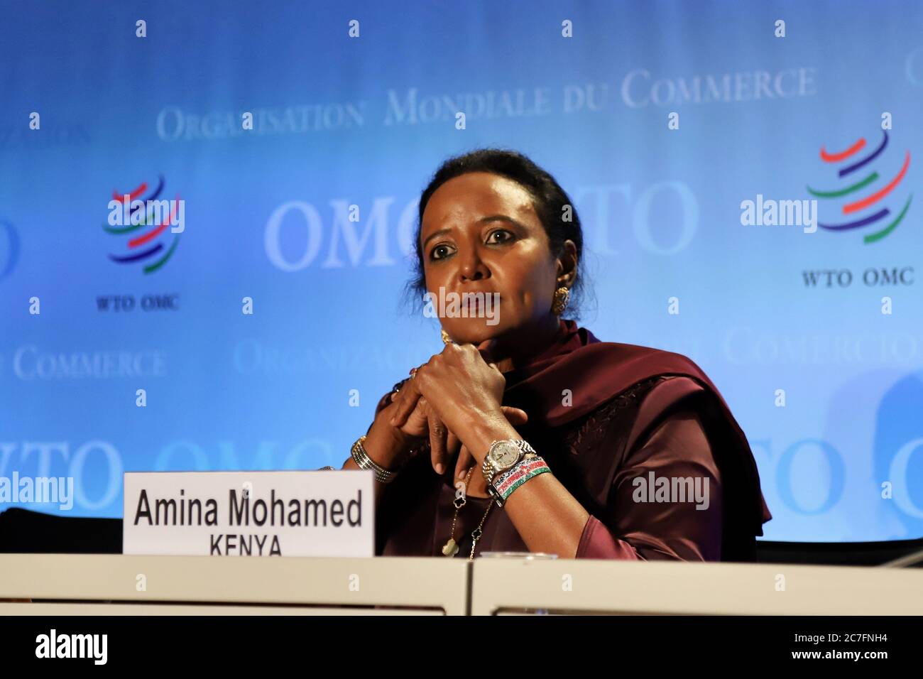 (200717) -- GINEVRA, 17 luglio 2020 (Xinhua) -- Amina Mohamed, del Kenya, candidata alla nuova testa dell'Organizzazione mondiale del commercio (OMC), partecipa a una conferenza stampa presso la sede dell'OMC a Ginevra, Svizzera, il 16 luglio 2020. Con l'entrata in seconda fase del processo di selezione del nuovo capo dell'OMC, i candidati si presentano con i membri in una riunione speciale del Consiglio generale che si terrà dal 15 al 17 luglio. Ciascuno di loro aveva un'ora e mezza per fare le loro presentazioni di candidatura e per prendere domande dall'insieme dei membri. (Foto di li Ye/Xinhua) Foto Stock