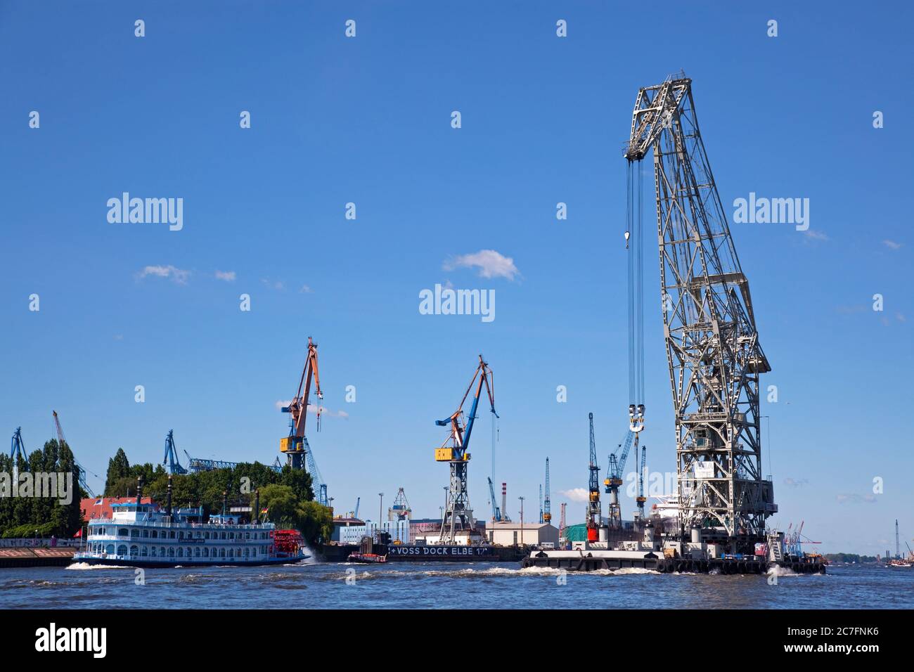 Germania, Amburgo, Blohm + Voss dock Elbe fiume 17 nel porto di hamburger, Hanse. Foto Stock