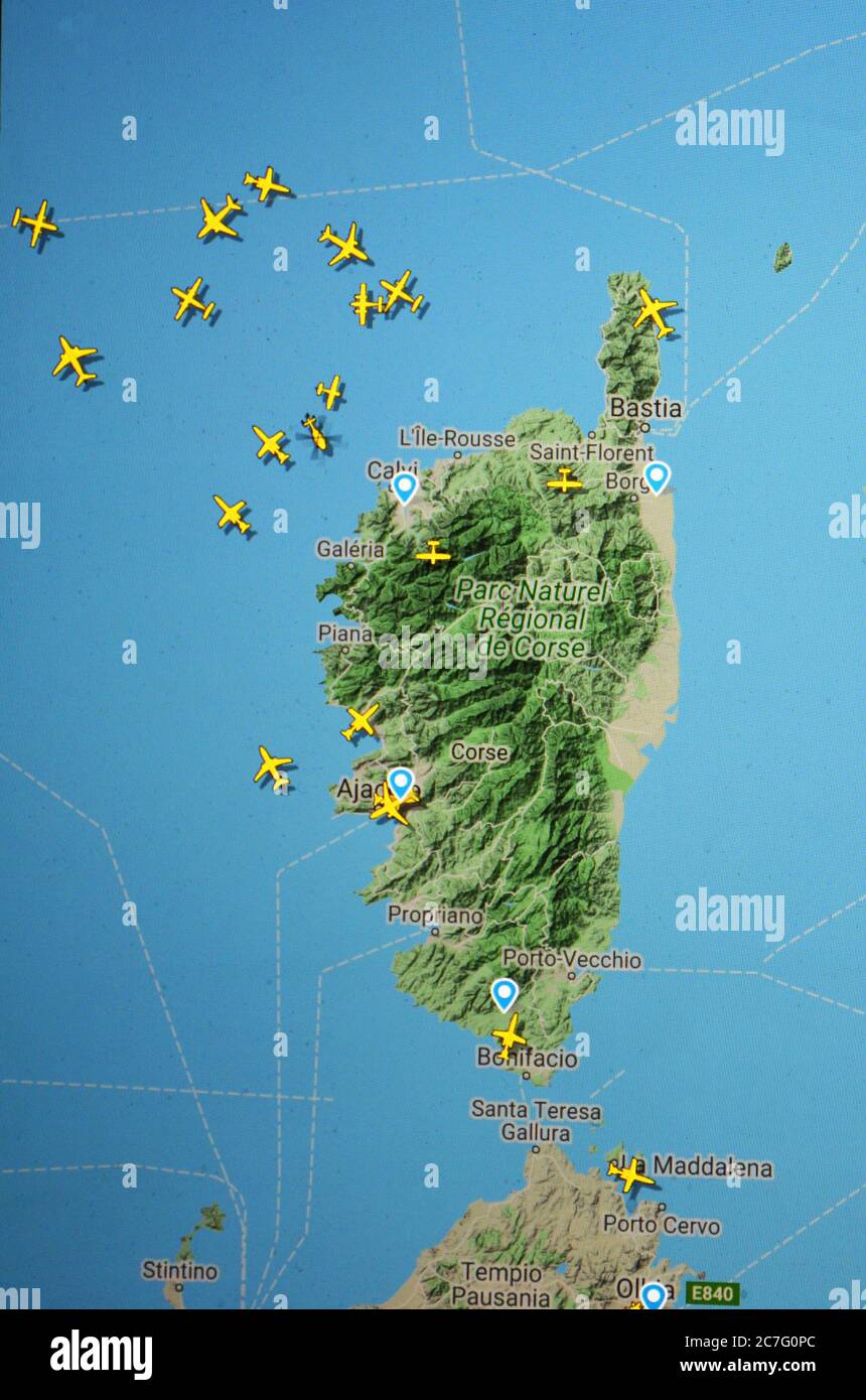 Traffico aereo sulla Corsica (Francia) (17 luglio 2020, UTC 08.52) su Internet con il sito Flightradar 24, durante il Coronavirus Pandemic Foto Stock