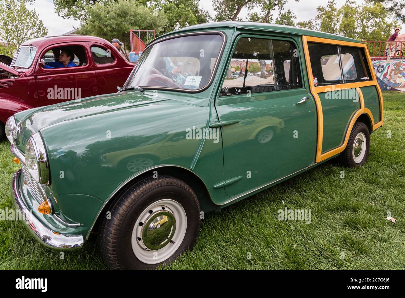 USA, Utah, Moab, UN carro della tenuta del Countryman di Austin del 1968 o un carro della stazione nel Moab aprile Action Car Show. Foto Stock