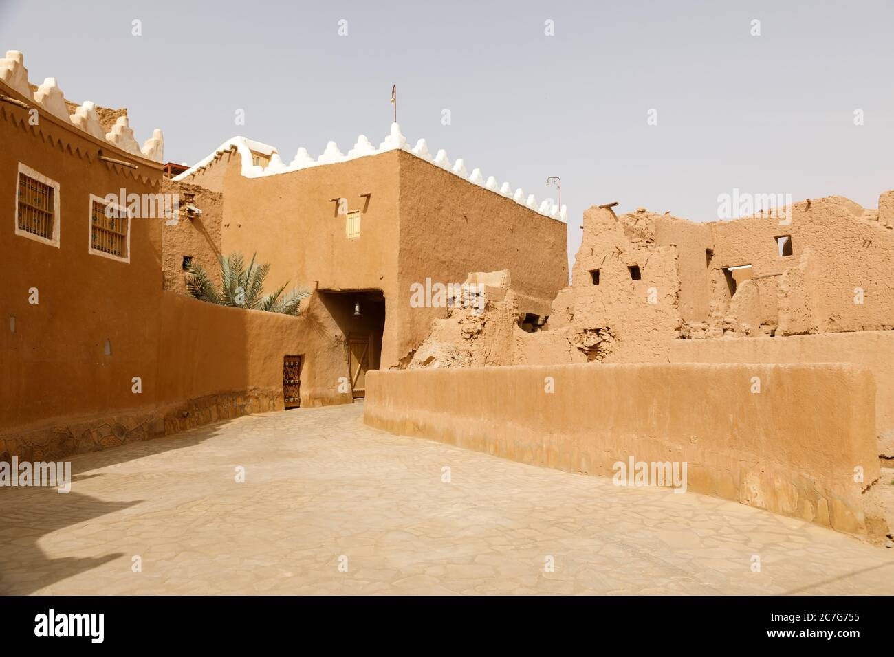 Ushaiger, Ar Riyadh in Arabia Saudita. Un villaggio tradizionale restaurato fatto di mattoni di argilla. Ushaiger è uno dei villaggi del patrimonio nel Regno di SA Foto Stock