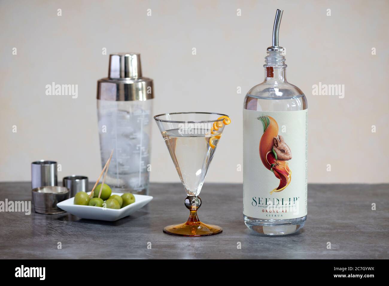 Cocktail analcolico con alcol senza Seedlip. Foto Stock