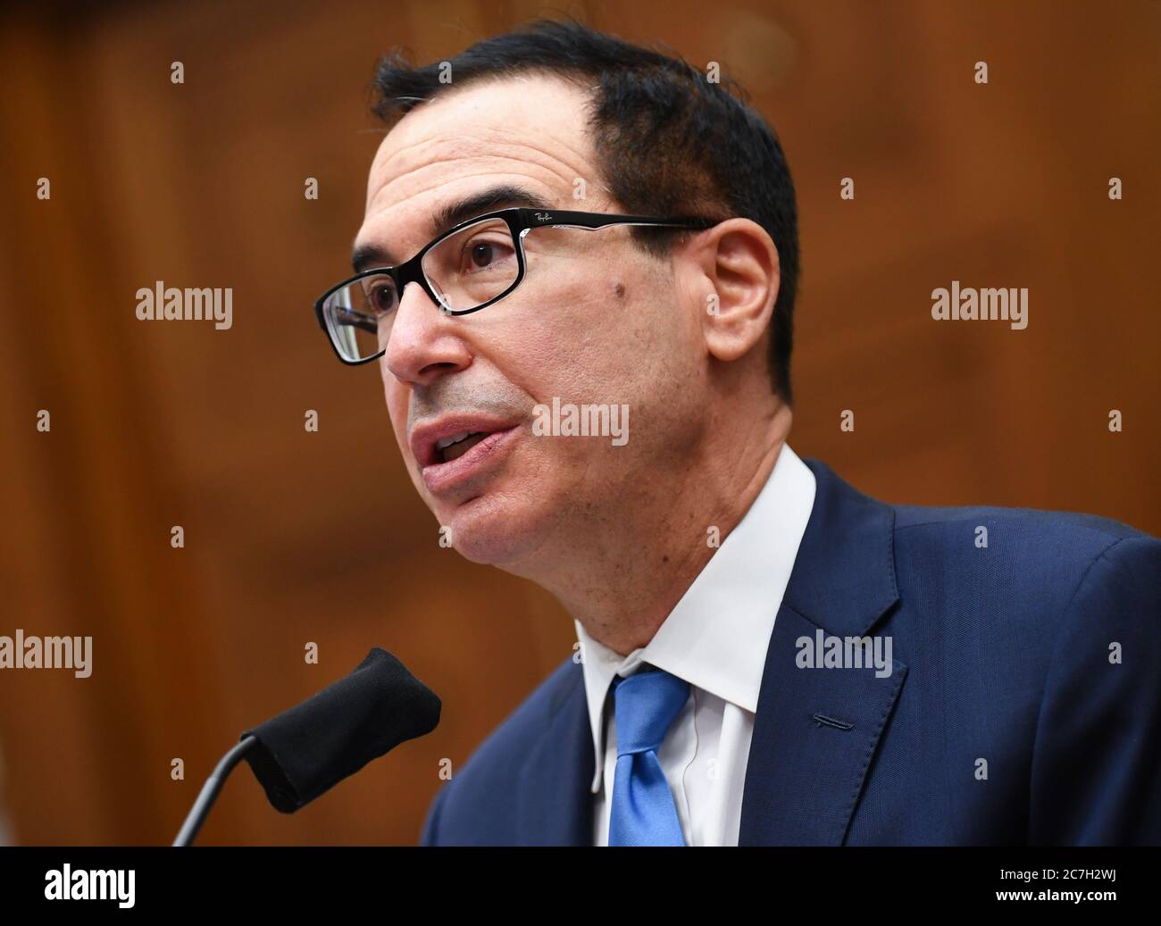 Washington, Stati Uniti. 17 luglio 2020. Il Segretario del Tesoro Steven Mnuchin testimonia davanti al Comitato delle piccole imprese della Camera al Campidoglio degli Stati Uniti a Washington, DC venerdì 17 luglio 2020. L'audizione della commissione sta esaminando i programmi per la pandemia di Small Business Administration e del Tesoro. Foto di Kevin Dietsch/UPI Credit: UPI/Alamy Live News Foto Stock