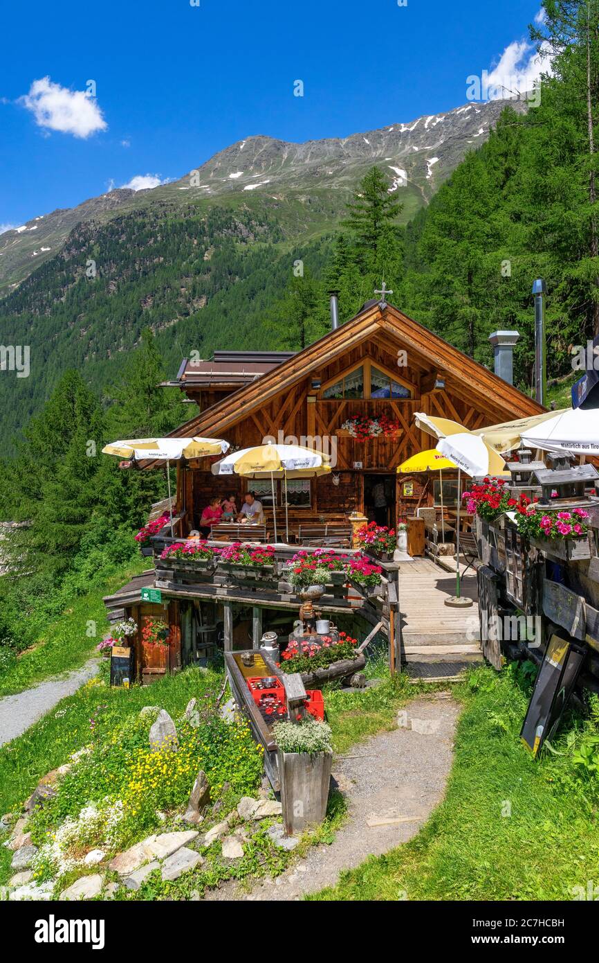 Europa, Austria, Tirolo, Alpi di Ötztal, Ötztal, stazione di snack Sahnestüberl vicino a Zwieselstein Foto Stock