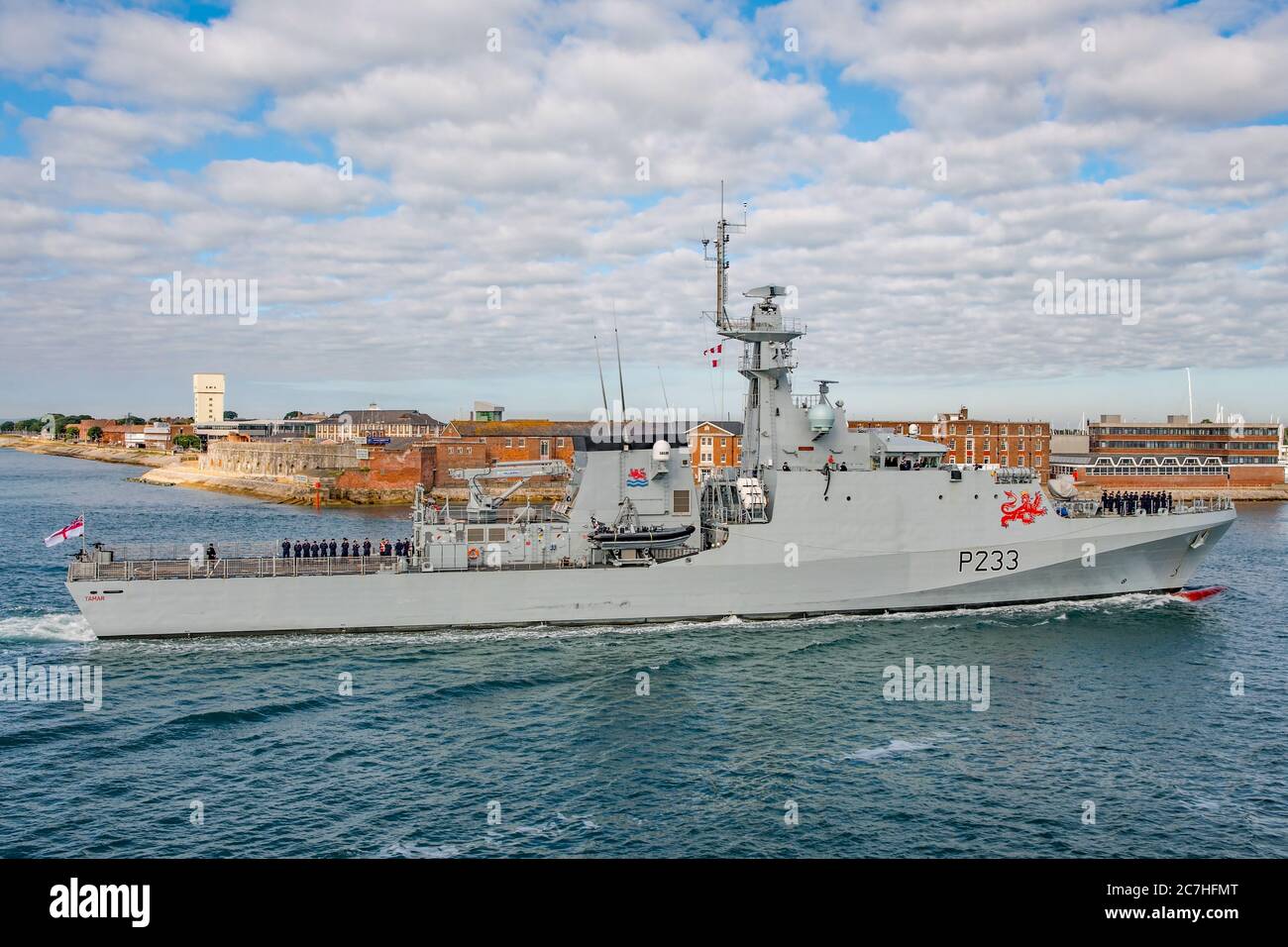 La nave di pattuglia offshore Royal Navy batch 2 (River Class) HMS Tamar (P233) a Portsmouth, Regno Unito, il 17 luglio 2020. Foto Stock